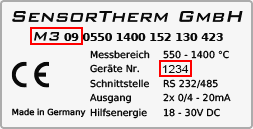 Bild von Typenschild mit Position von Modellnummer und Gerätenummer.