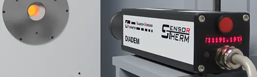 Diadem-Pyrometer ausgerichtet auf Öffnung vom Kalibrierstrahler CS1500N